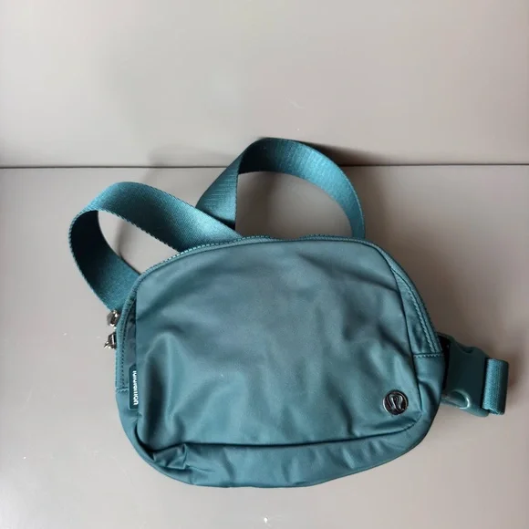 lululemon athletica Storm Teal Crossbody Belt Bag - Picture 1 of 2